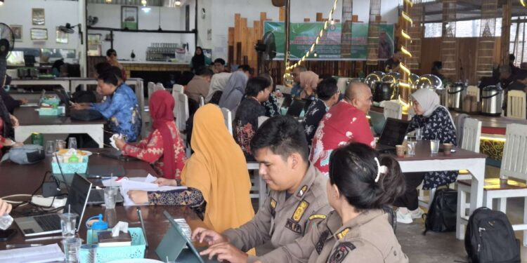 Foto: DIAN/MATA KALTENG - Pendampingan bimbingan teknis penginputan sistem informasi rencana umum pengadaan (SIRUP), 16 Januari 2025.