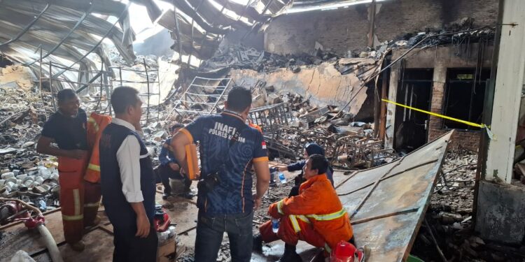 FOTO: IST/MATAKALTENG- Tim Inafis Polres Kotim saat melakukan olah TKP.