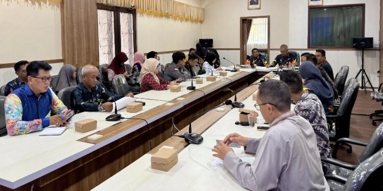 FOTO: IST/MATA KALTENG - Rapat penunjukkan sekolah penerima uji coba program makan bergizi gratis di Kecamatan MB Ketapang, Kotim, Kamis 16 Januari 2025 lalu.