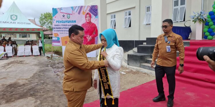 Foto: DIAN/MATA KALTENG - Pengukuhan Bunda Literasi Kabupaten Kotim, 20 Januari 2025.
