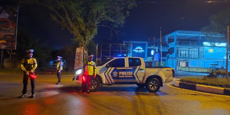 FOTO: MATAKALTENG - Personel Satlantas Polresta Palangka Raya, pada saat melakukan patroli.