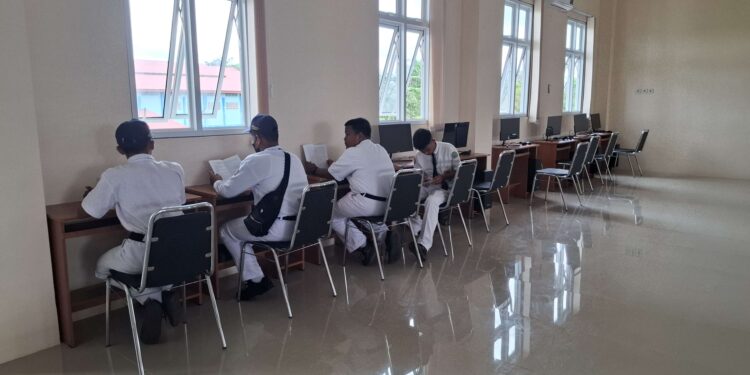 Foto: DIAN/MATA KALTENG - Fasilitas literasi digital di perpustakaan daerah kabupaten Kotim.