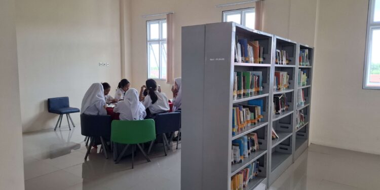 Foto: DIAN/MATA KALTENG - Ruang baca di perpustakaan daerah kabupaten Kotim.