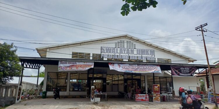 Foto:DIAN/MATA KALTENG - Swalayan UMKM yang berada di Kota Sampit Jalan Yos Sudarso.