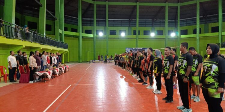 Foto: DIAN/MATA KALTENG - Pembukaan turnamen voli antar OPD dalam rangka HUT Kabupaten Kotim 2025, 21 Januari 2025.
