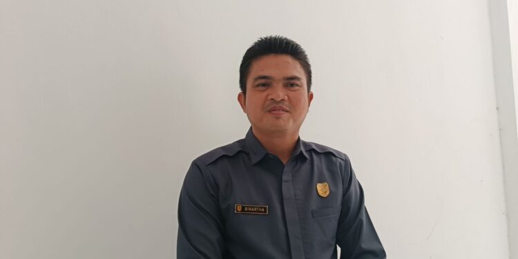 FOTO : MATAKALTENG - Ketua DPRD Kabupaten Gumas Binartha.