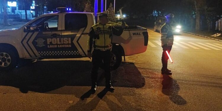 FOTO: MATAKALTENG - Personel Polresta Palangka Raya pada saat melakukan patroli.