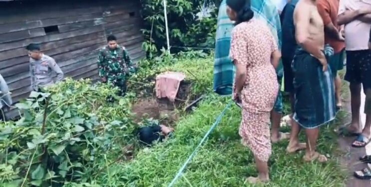 FOTO: IST/MATAKALTENG- Penemuan jasad Jaka di Jembata Bajarum Kota Besi beberapa waktu lalu.