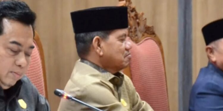 Foto:MATA KALTENG - Wakil Ketua DPRD Kotim Juliansyah (tengah).