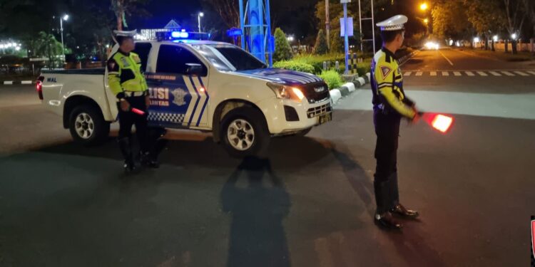 FOTO: MATAKALTENG - Personel Satlantas Polresta Palangka Raya, pada saat melakukan patroli.