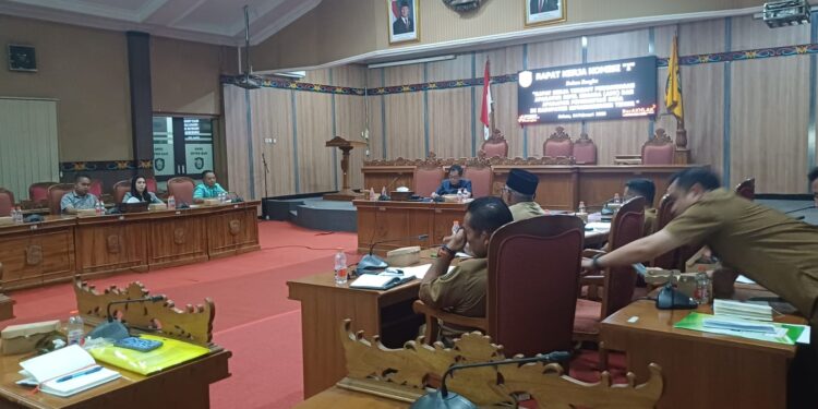 Foto: DIAN/MATA KALTENG - Rapat Kerja Pengawasan ASN dan Aparatur Desa di lingkup Pemkab Kotim, 4 Februari 2025.