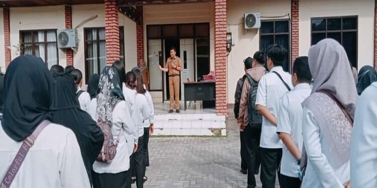 FOTO: IST/MATA KALTENG - Penandatanganan SPK Tekon Disdik Kotim belum lama ini.