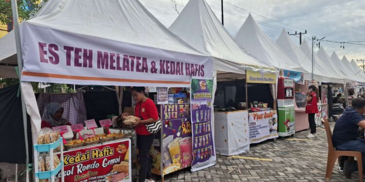 Foto: DIAN/MATA KALTENG - Suasana bazar UMKM di halaman MPP Kotim belum lama ini.