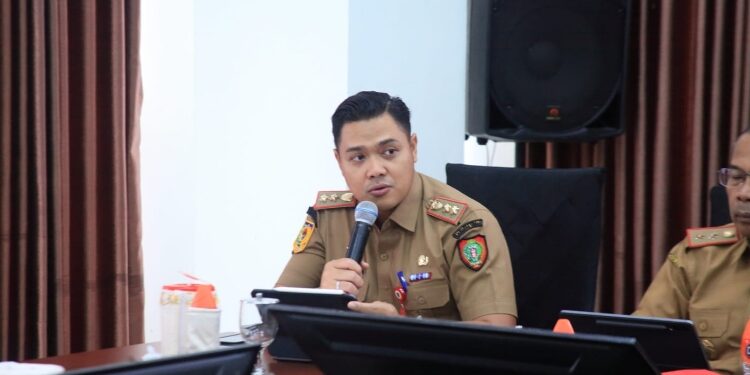 Plt Kadisdik Kalteng, M Reza Prabowo.