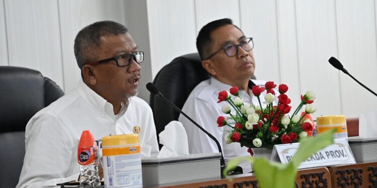 FOTO: IST/MATAKALTENG - Plt. Sekda Katma F. Dirun memimpin Rapat Persiapan Pelantikan Gubernur dan Wakil Gubernur Periode 2015-2025 di Ruang Bajakah, Lantai II Kantor Gubernur.
