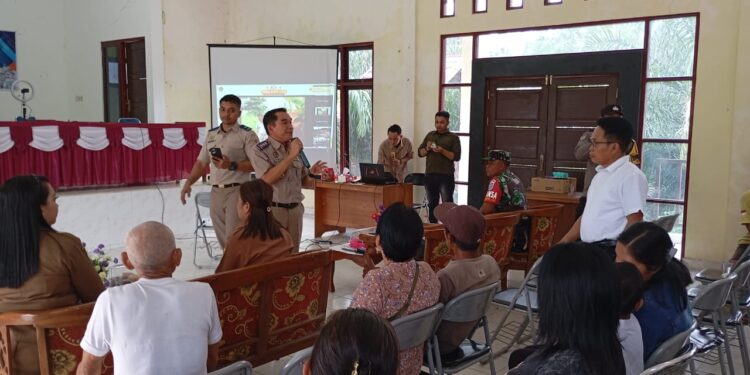 FOTO : BPN GUMAS/MATA KALTENG - Suasana penyuluhan PTSL BPT yang diikuti masyarakat Kelurahan Tumbang Talaken, Kecamatan Manuhing, belum lama ini.