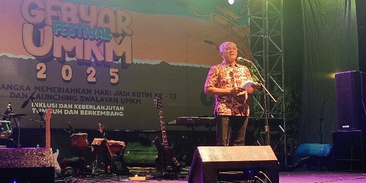 FOTO: IST/MATAKALTENG - Gebyar UMKM di swalayan UMKM Sampit, Sabtu 15 Februari 2025 malam.
