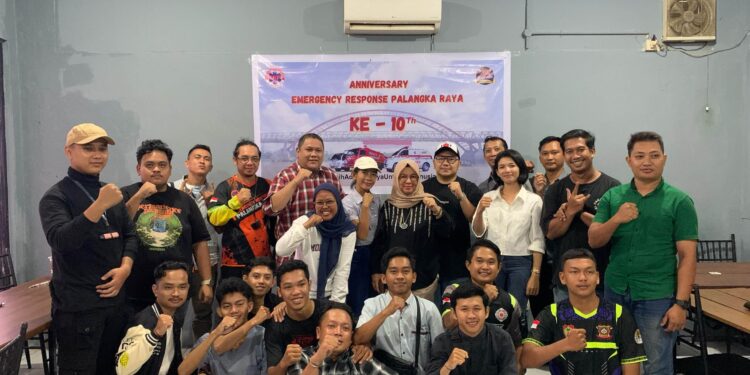 FOTO: MATAKALTENG - Tjm Emergency Response Palangka Raya, pada saat foto bersama usai perayaan 10 tahun berkarya.