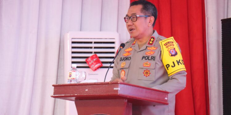 FOTO: MATAKALTENG - Kapolda Kalteng, Irjen Pol Djoko Poerwanto, pada saat memberikan arahan di Polres Kobar.