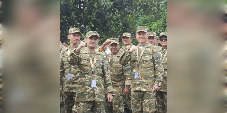 FOTO : DISKOMINFO SANTIK/MATA KALTENG - Bupati Gumas Jaya Samaya Monong (kanan) bersama kepala daerah lainnya, mengikuti kegiatan retret, pekan lalu.