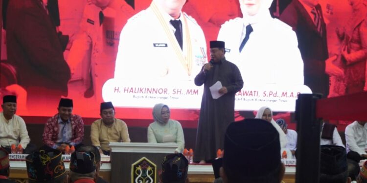 Foto: IST/MATA KALTENG - Bupati Kabupaten Kotim Halikinnor dalam kegiatan buka puasa bersama di rumah jabatan, 2 Maret 2025.