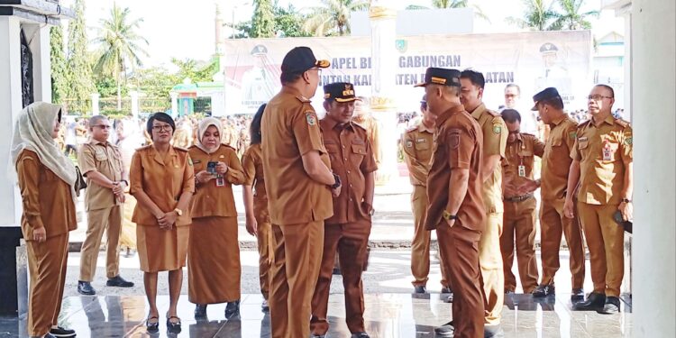 FOTO: MATAKALTENG - Bupati H.Eddy Raya Samsuri dan Wakil Bupati Khristianto Yudha bersama Sekda Eddy Purwanto, Usai Gelaran Apel Besar Pemkab Barsel.