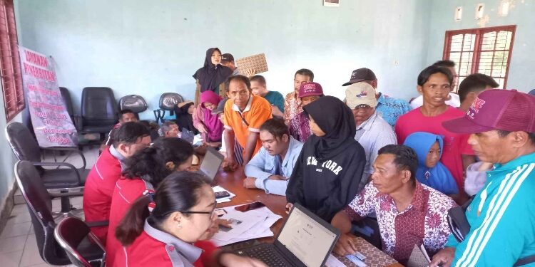 FOTO: IST/MATAKALTENG - Layanan Gerai Perizinan Usaha Perikanan Tangkap di Kuala Jelai, Sukamara.