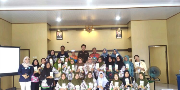 Foto: IST/MATA KALTENG - Sosialisasi BPJS Ketenagakerjaan di desa Bagendang Hulu.