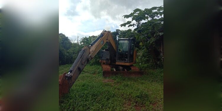 Foto: IST/MATA KALTENG - Alat berat bantuan pemerintah yang terbengkalai di Kecamatan Cempaga Hulu.
