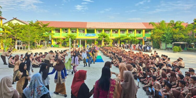 Foto: DOK/MATA KALTENG - Pelajar di SMPN 1 Sampit.