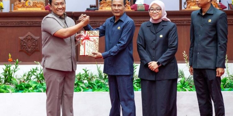 FOTO : IST/MATAKALTENG - Rapat Paripurna (Rapur) ke-5 Masa Persidangan II Tahun Sidang 2025, yang berlangsung di Ruang Rapat Paripurna DPRD Provinsi Kalteng.