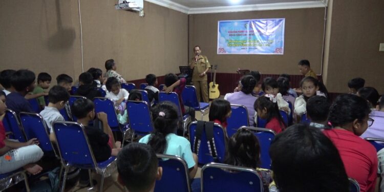 Foto:IST/MATA KALTENG - Pembinaa karakter siswa Kristen di SDN 3 MB Hulu, 10 Maret 2025.
