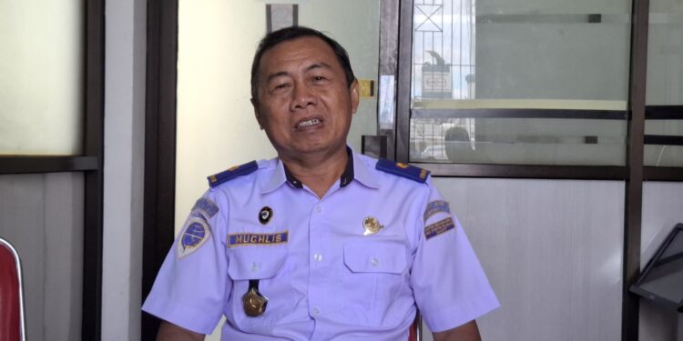 Foto: MATA KALTENG - Gusti Muchlis Kasi Lalu Lintas Angkutan Laut dan Usaha Pelabuhan KSOP Sampit.