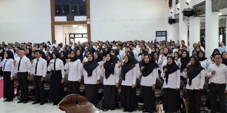 Foto:DOK/MATA KALTENG - Sejumlah CPNS dan PPPK yang lolos seleksi tahun anggaran 2024 di lingkup Pemkab Kotim.