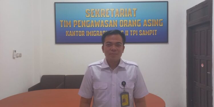 Foto: MATA KALTENG - Kasi bagian humas Kantor Imigrasi Kelas II TPI Sampit, Fery Amdanil.