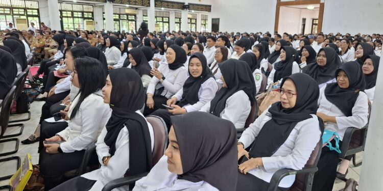 Foto:DOK/MATA KALTENG - CPNS dan PPPK di Kotim yang telah lolos seleksi dan baru menerima SK pada 4 Maret 2025 lalu.