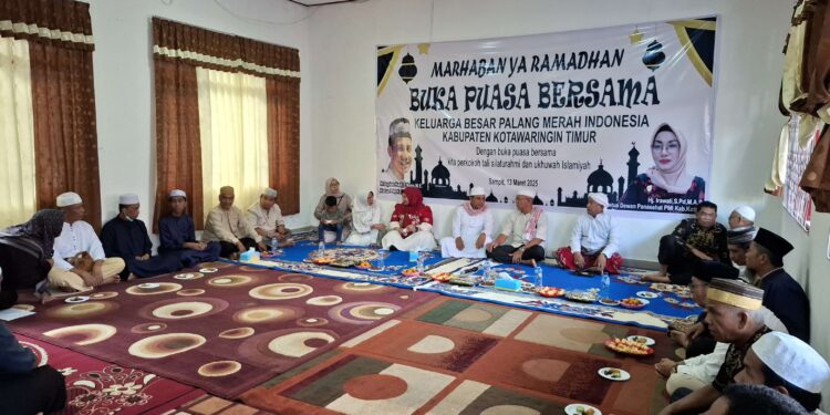 Foto: DIAN/MATA KALTENG - Buka puasa bersama keluarga besar PMI Kotim bersama pemerintah setempat, 13 Maret 2025.