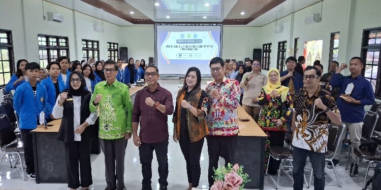 FOTO: DIAN/MATA KALTENG - Seminar dan pelatihan digital marketing untuk meningkatkan kinerja pemasaran oleh DPMD Kotim, Sabtu 15 Maret 2025.