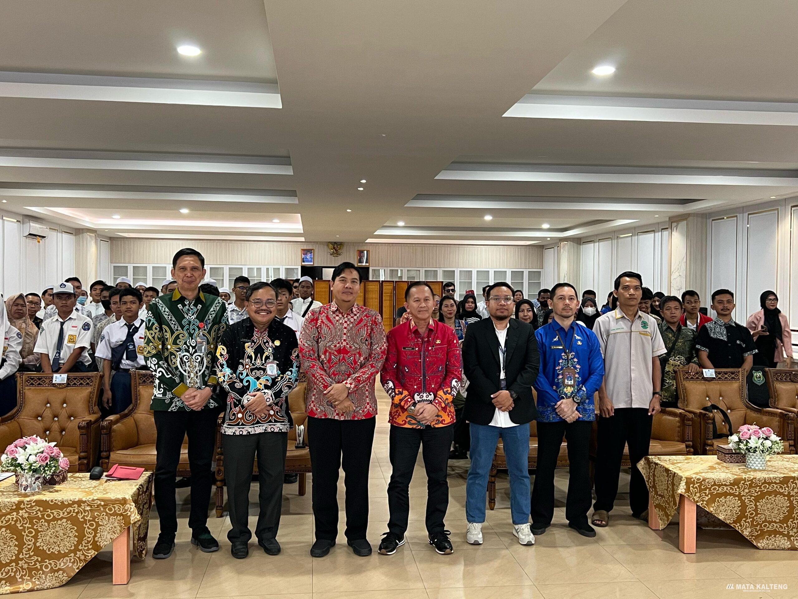 OJK Provinsi Kalteng Gelar Edukasi Keuangan Syariah untuk Pelajar, Santri, dan Penyandang Disabilitas di Kapuas