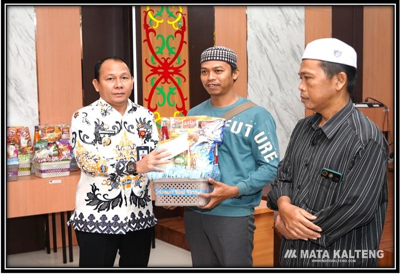 Majelis Taklim DPMPTSP Kalteng Gelar Kegiatan Ramadan Berbagi di Sepuluh Hari Terakhir