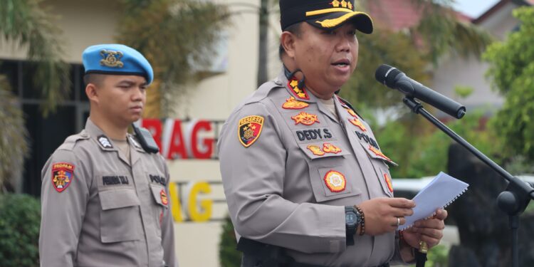 FOTO: MATAKALTENG - Kapolresta Palangka Raya, Kombes Pol Dedy Supriadi, pada saat memimpin apel Hari Kesadaran Nasional.