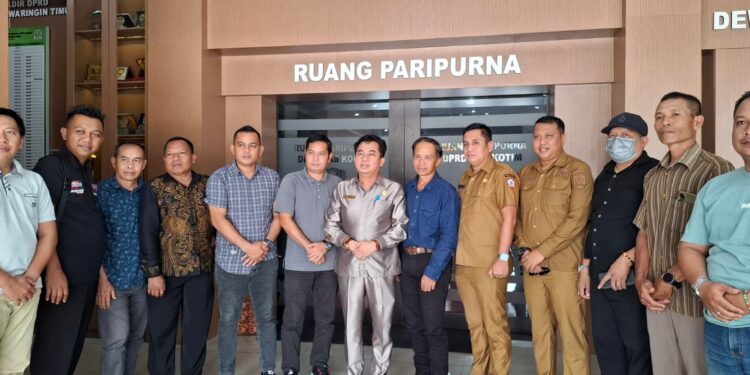Foto: IST/MATA KALTENG - Pengurus Koperasi saat sambangi DPRD Kotim, 24 Maret 2025.