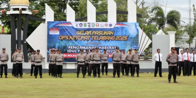 Foto:IST/MATA KALTENG - Upacara persiapan pengamanan arus mudik lebaran Idulfitri 2025 di Kotim belum lama ini.