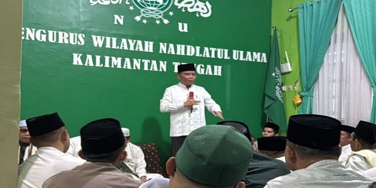 FOTO: IST/MATAKALTENG - Gubernur Kalteng, H Agustiar Sabran, saat memberikan sambutan di acara buka puasa bersama PWNU Kalteng.