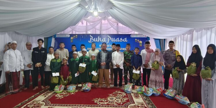FOTO: MATAKALTENG - Bupati Katingan Saiful, saat hadiri kegiatan buka puasa bersama dengan keluarga besar dinas kesehatan.
