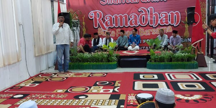 FOTO: MATAKALTENG - Sekretaris DPD PDI Perjuangan Kalteng, Sigit Karyawan Yunianto, pada saat menyampaikan sambutan.