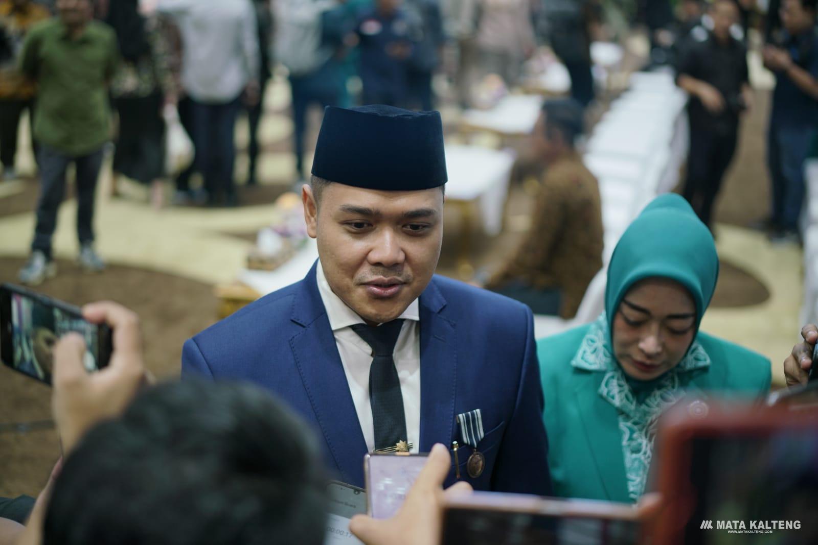 Plt Kepala Dinas Pendidikan Kalteng Klarifikasi Isu Pengadaan Papan Tulis