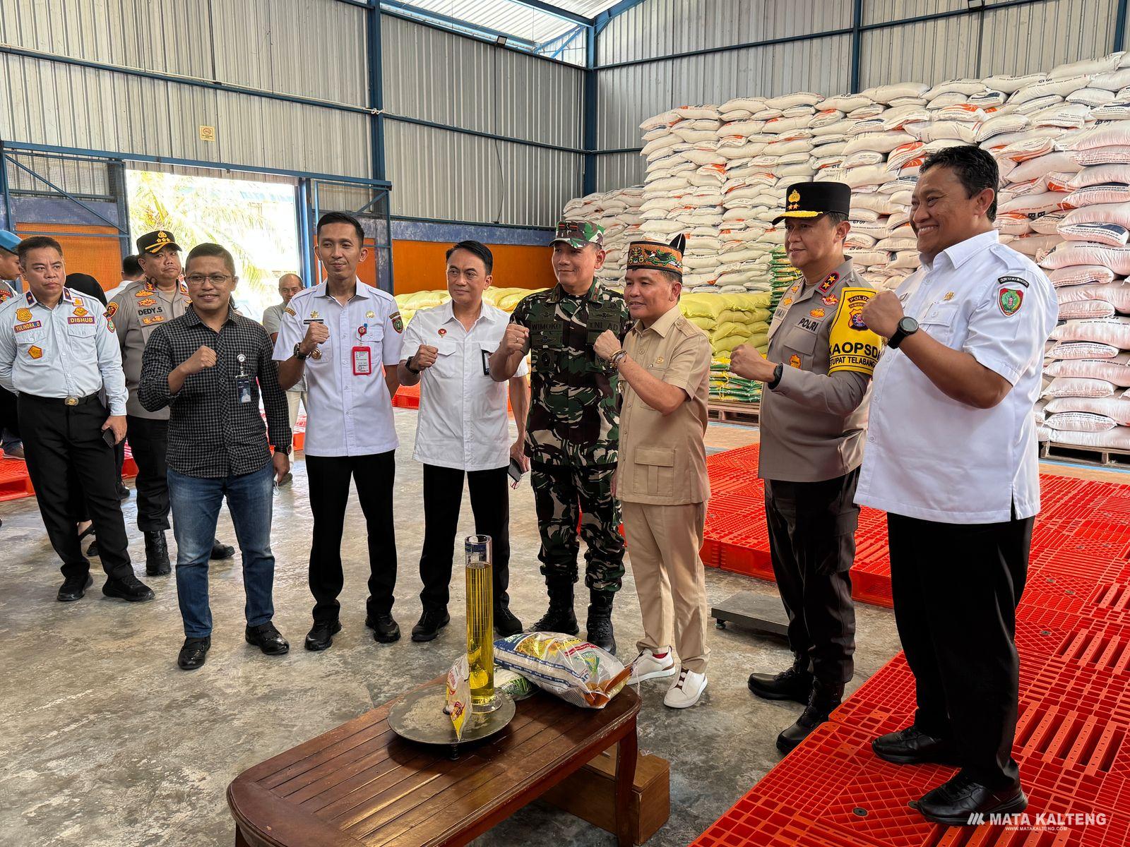 Gubernur Kalteng Sidak ke Gudang Bulog untuk Pastikan Stok Bahan Pokok Aman Jelang Lebaran