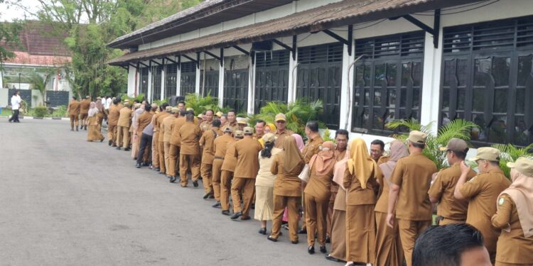 Foto:DIAN/MATA KALTENG - Halal bihalal pemerintah Kabupaten Kotim, 8 April 2025.