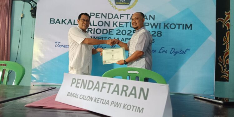 Foto: DIAN/MATA KALTENG - Pendaftaran bakal calon ketua PWI Kotim periode 2025-2028, 11 April 202